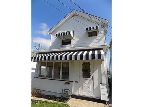 202 Holmes St, Vandergrift, PA 15690-1621