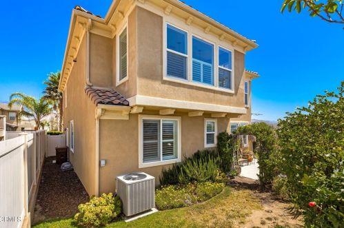 871 Coronado Cir, Santa Paula CA  93060-1666 exterior