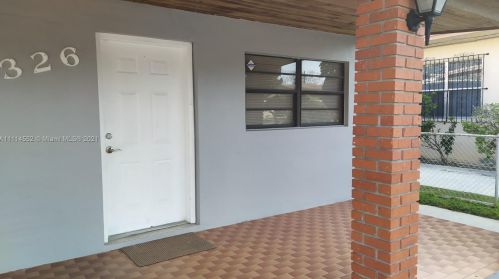 326 12th St, Hialeah, FL 33010-3508