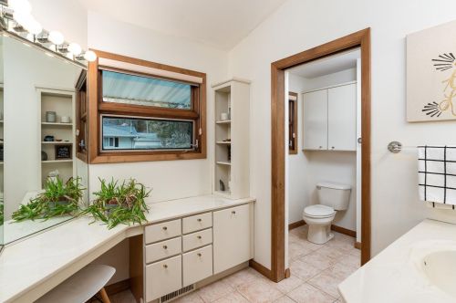 1703 Sunset Dr, La Crosse WI  54601-7028 exterior