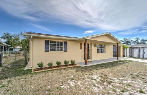 3128 Holiday Lake Dr, Tarpon Springs, FL 34691-5054
