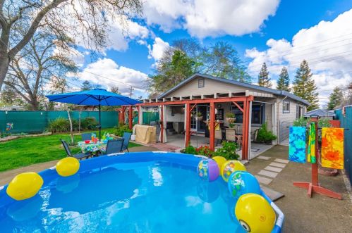 616 Q St, Rio Linda CA  95673-1427 exterior