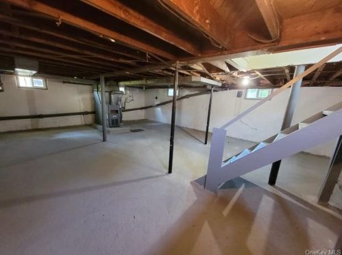 82 Ridgewood Ave, Middletown NY  10940-3415 exterior