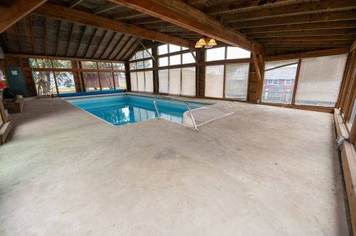 1151 Sunset Dr, Latrobe PA  15650-2737 exterior