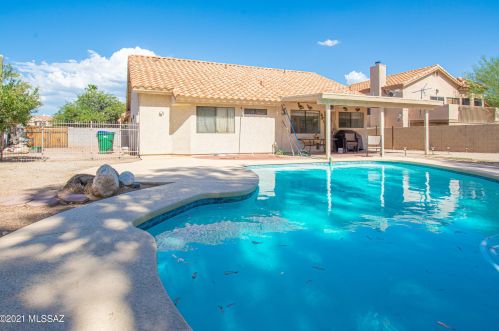 11751 Dragoon Springs Dr, Tucson, AZ 85737-9233
