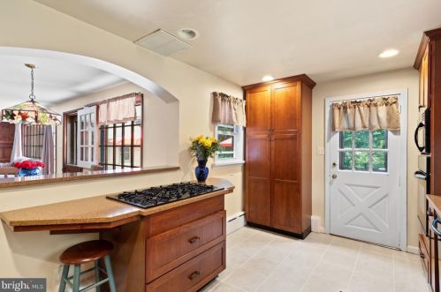 2017 Bethel Rd, Lansdale PA 19446-6054 exterior