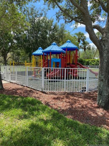 13158 42nd St, Hollywood FL  33027-3111 exterior