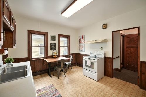 2141 59, Milwaukee WI 53219-1549 exterior