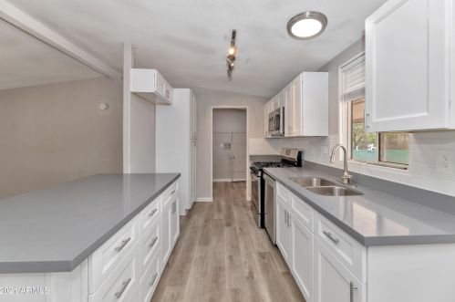 5817 41 Dr, Phoenix AZ 85029-1971 exterior