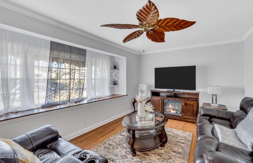 85 5th Ave, Wall Township NJ  08750-2013 exterior