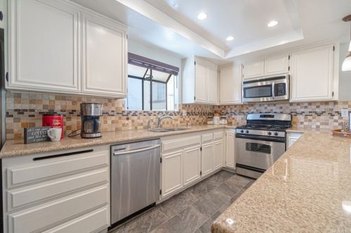5459 Centralia St, Long Beach CA  90808-1456 exterior