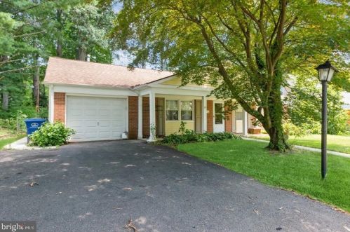 28 Essex Ln, Willingboro NJ  08046-2243 exterior