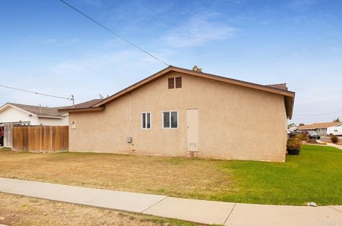 1752 Halley St, San Diego, CA 92154-2806