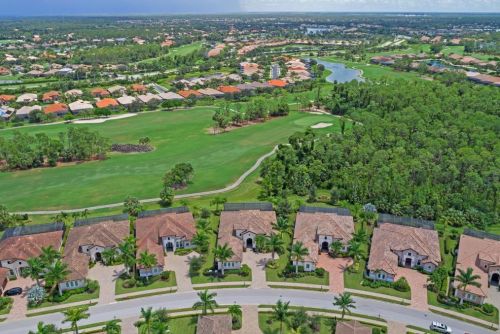 6653 Costa Cir, Naples FL 34113-1703 exterior