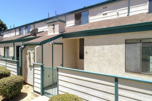 44526 15th St, Lancaster, CA 93535-6318