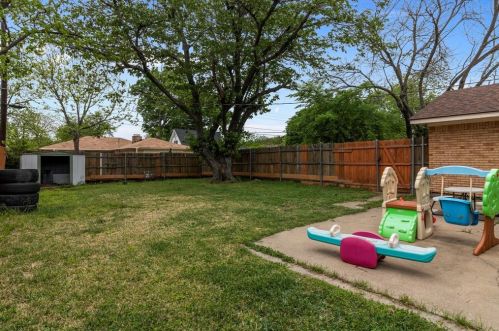 8449 Freeport Dr, Dallas TX  75228-4935 exterior