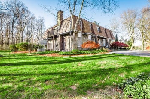 396 Bush Hill Rd, Manchester, CT 06040-7108