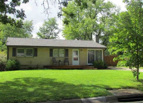 1957 Judson St, Manhattan, KS 66502-4921