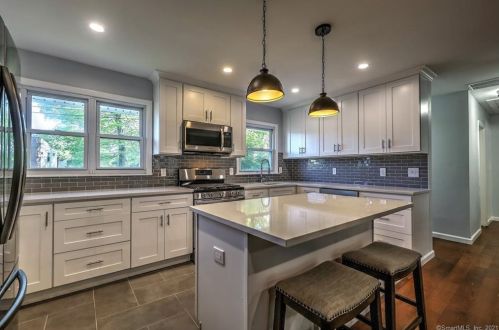 53 Fairfield St, Milford CT  06460-5149 exterior