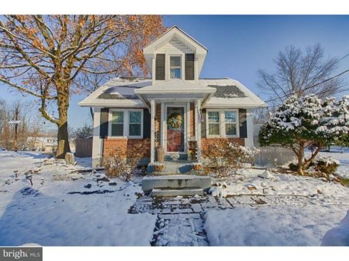 1104 Lexington Dr, West Deptford, NJ 08096-5518
