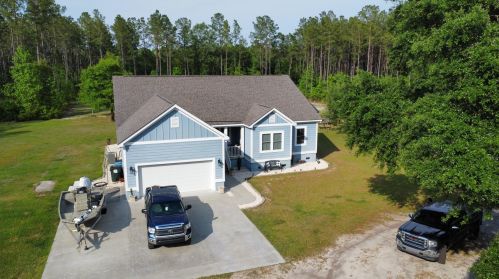 2368 Bethera Rd, Bonneau, SC 29431-3336
