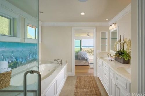 7304 Oceanfront, Newport Beach CA  92663-1727 exterior