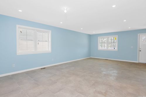 143 Merritt Ave, Wheatley Heights NY  11798-2339 exterior