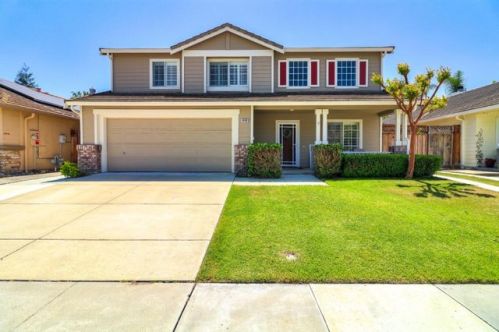 1446 Swallow Ln, Gilroy, CA 95020-8227