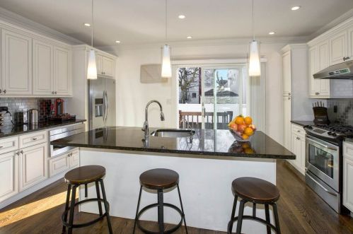 28 43rd St, Bayonne, NJ 07002-4806