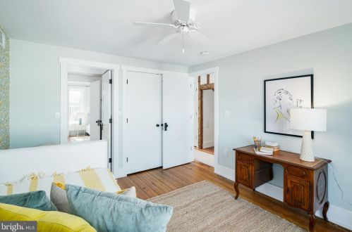 821 Fitzwater St, Philadelphia PA 19147-2836 exterior