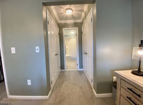 208 Salem Ct, Flemington NJ  08822-2034 exterior