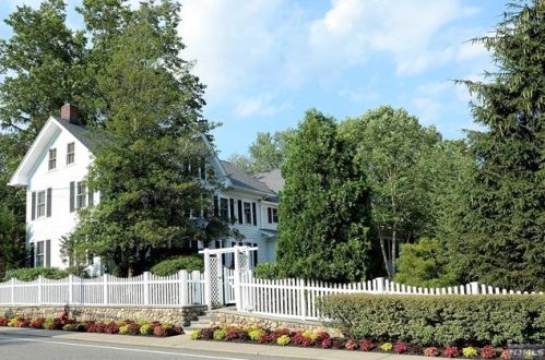 700 Franklin Tpke, Allendale, NJ 07401-1607