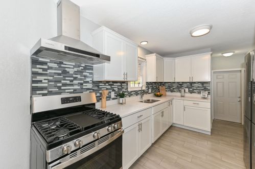 8110 Green Tree Rd, Milwaukee WI  53223-4928 exterior