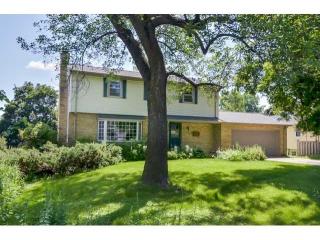 521 Blake Rd, Hopkins MN  55343-8554 exterior