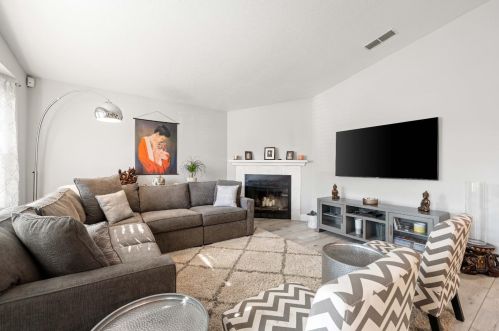 9271 Briles Ct, Elk Grove CA  95624-2451 exterior