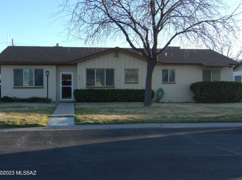 918 Stratton Dr, Safford, AZ 85546-3235