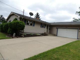 3294 White Beech Ln, Youngstown, OH 44511-2538
