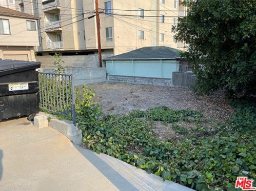 10634 Whipple St, North Hollywood, CA 91602-2760