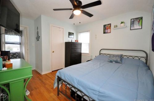 16 Oval Ln, Manchester CT  06040-4712 exterior