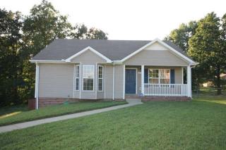 262 Stephanie Dr, Clarksville, TN 37042-4211