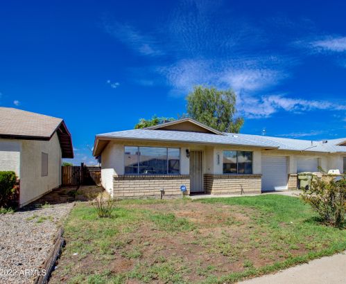 6832 81st Ln, Glendale, AZ 85303-2702