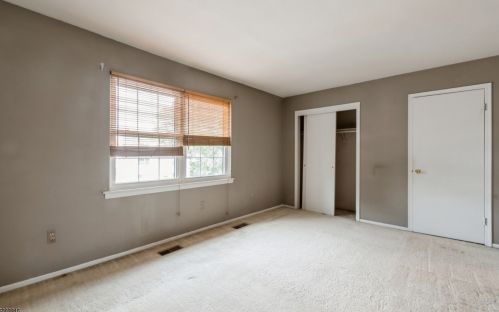 147 Riva Dr, Hackettstown NJ  07840-3728 exterior