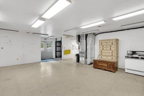 913 Main St, Latrobe PA  15650-1636 exterior