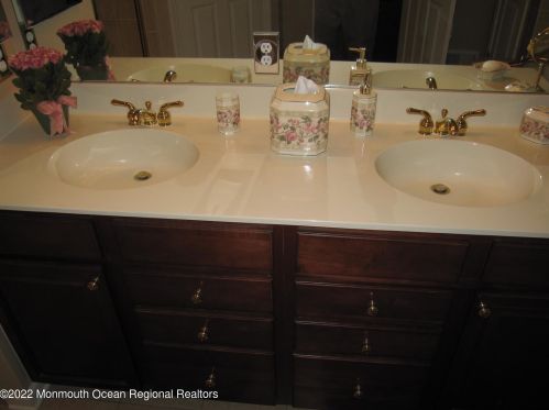 20 Plymouth Ct, Jackson Twp NJ  08527-6415 exterior