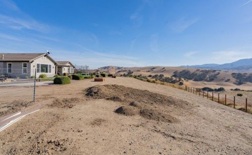 4025 Ashford Cir, Hollister CA  95023-8966 exterior
