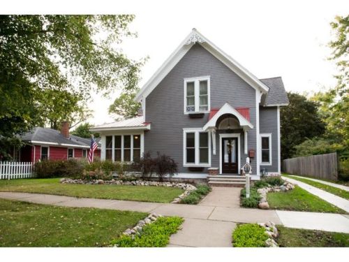 915 7 St, Hudson WI  54016-1767 exterior