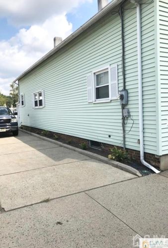 188 Main St, East Brunswick NJ  08816-4447 exterior