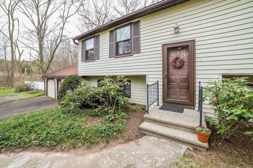 15 Mansion Rd, Wallingford, CT 06492-4308