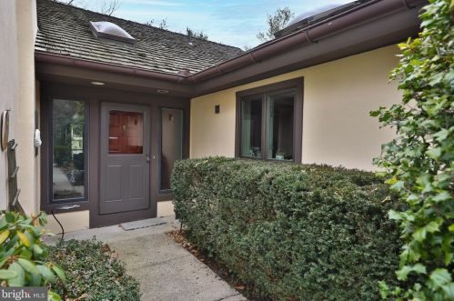 5 Horsetrail Ln, Blue Bell, PA 19422-2466