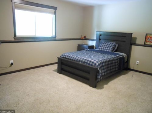 4907 Trails End Dr, Duluth MN  55811-3688 exterior